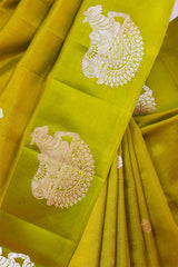 Nandi Motif Handloom Banarasi Silk Saree