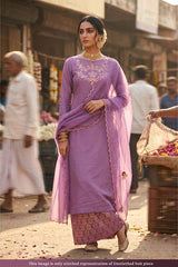 Women in Phool Mandi, wearing Ethnic Wear Suit Set for Women in Lilca Color, Banarasi Suit Set piece, Banarasi Dress Materials