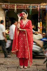 Dual-tone Sona-Roopa gold and silver zari woven floral zigzag pattern on a Red Chiniya silk unstitched suit set with an embroidered organza dupatta.