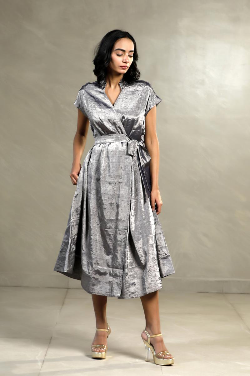 Silver Tissue Silk Indo-Western Dress with Embellished Collar – Chinaya  Banaras