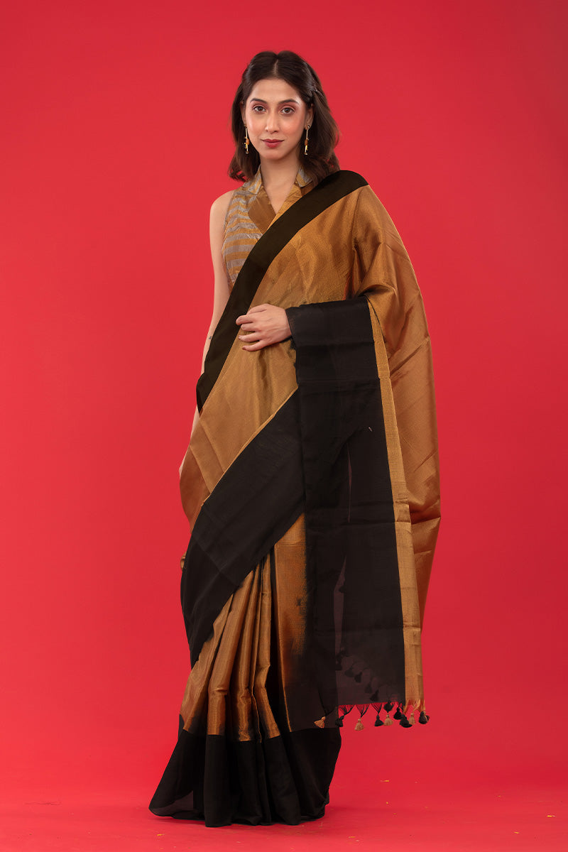 Women In Woven Tissue Silk Saree By Chinaya Banaras
