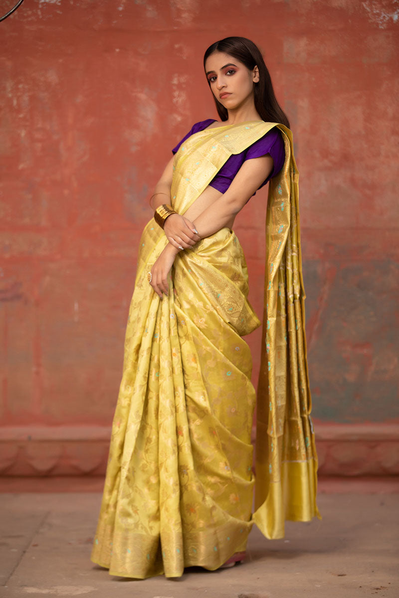 Lime Green Floral Jaal Woven Chiniya Silk Saree - Chinaya Banaras