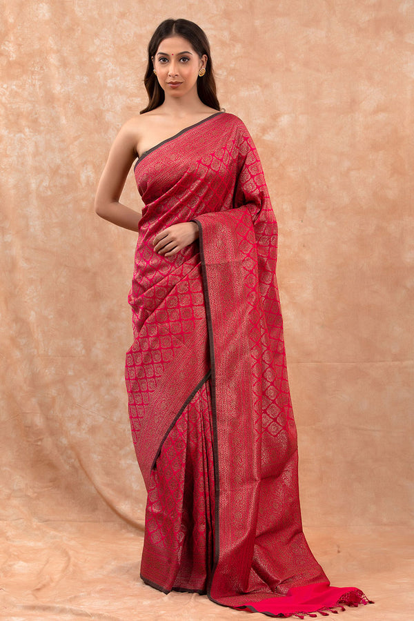 Women In Pink Woven Casual Silk Saree At Chinaya Banaras 