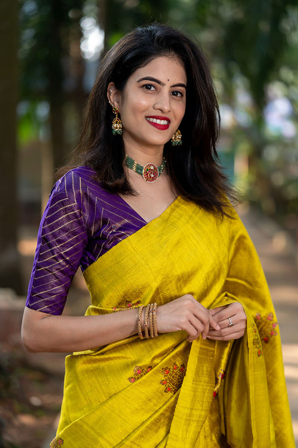 Alkananda Bodapaty In Mustard Yellow Ethnic Handwoven Raw Silk Saree - Chinaya Banaras