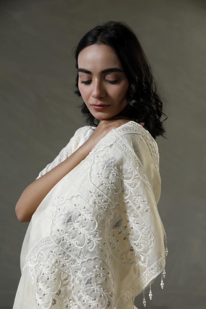 Ananya Pandey Inspired Off-White Organza Silk Saree with Mughal-Inspired Pallu