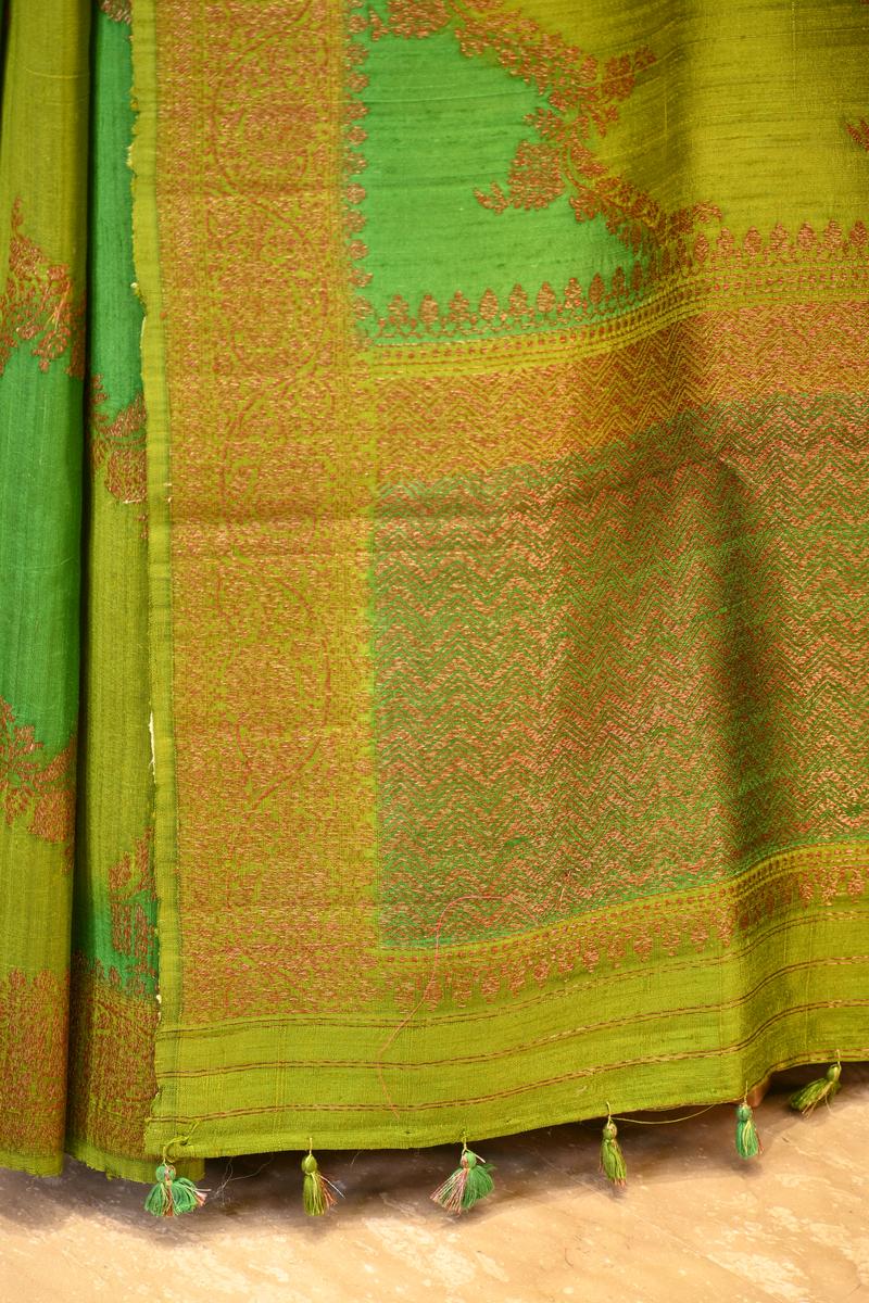 Green Rangkat Banarasi Raw Silk Saree with Floral Design