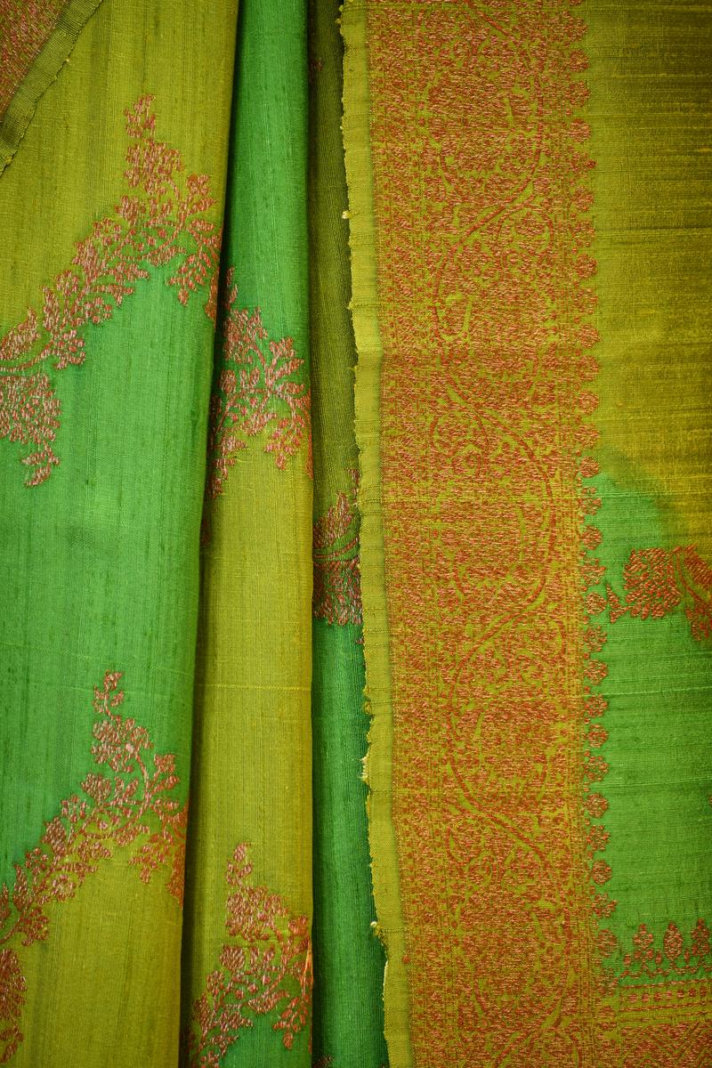 Green Rangkat Banarasi Raw Silk Saree with Floral Design