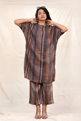 Women In Charcoal Grey Striped Linen Kaftaan Set At Chinaya Banaras