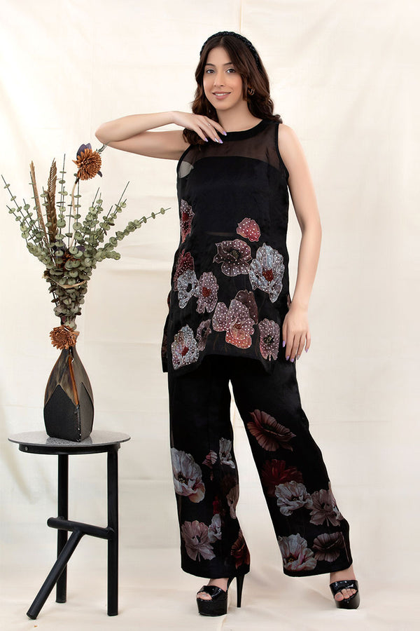 Women In Black Embellished Organza Silk Co-Ord Set At Chinaya Banaras