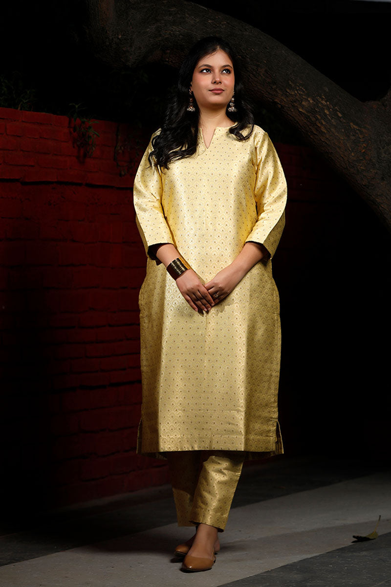 Yellow Woven Mulberry Silk Kurta Set By Chinaya Banaras