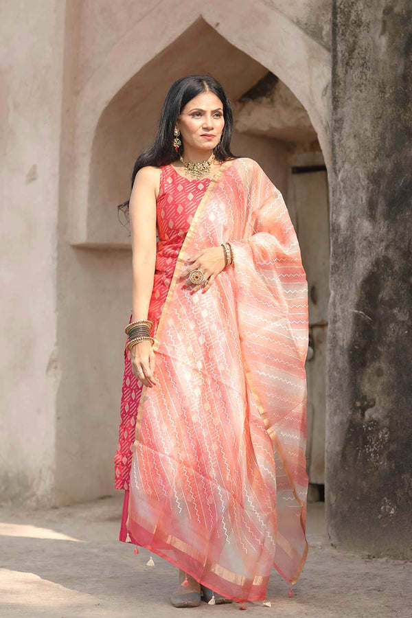 Women In Pink Handwoven Mulberry Silk Suit Set By Chinaya Banaras