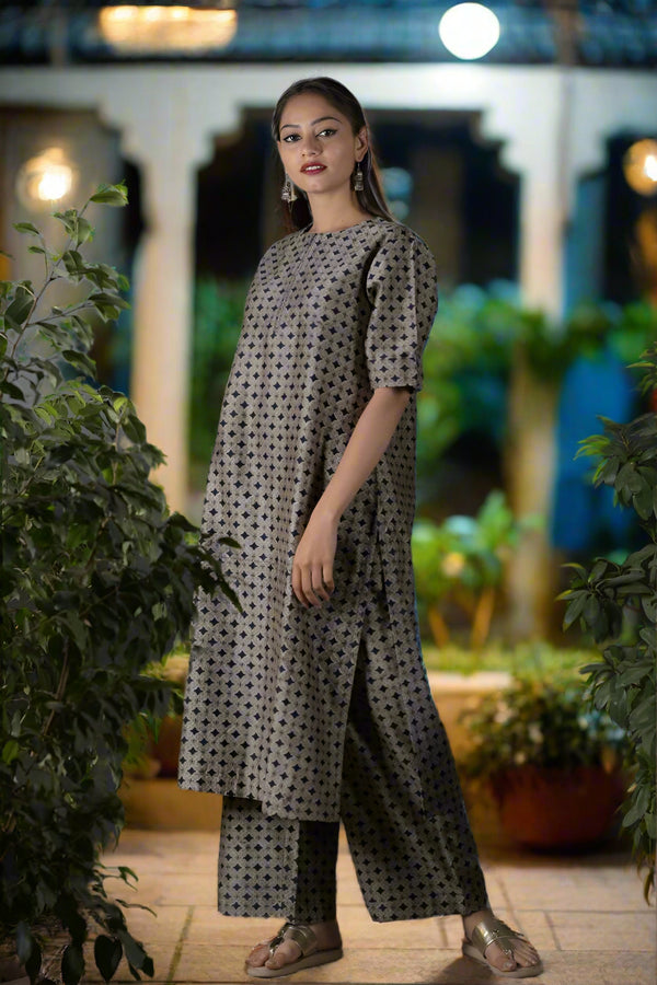 Grey & Navy Blue Geometrical Printed Kurta Set At Chinaya Banaras